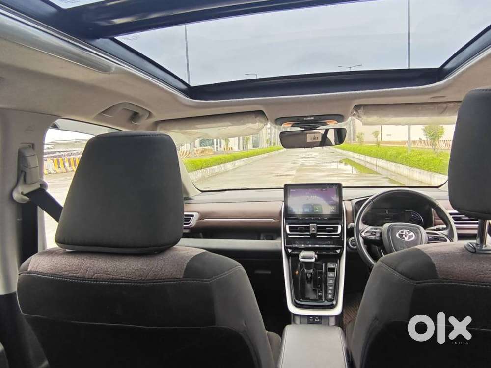 Toyota Innova Hycross 2.0 Vx Hybrid 7 Str, 2025, Cng & Hybrids