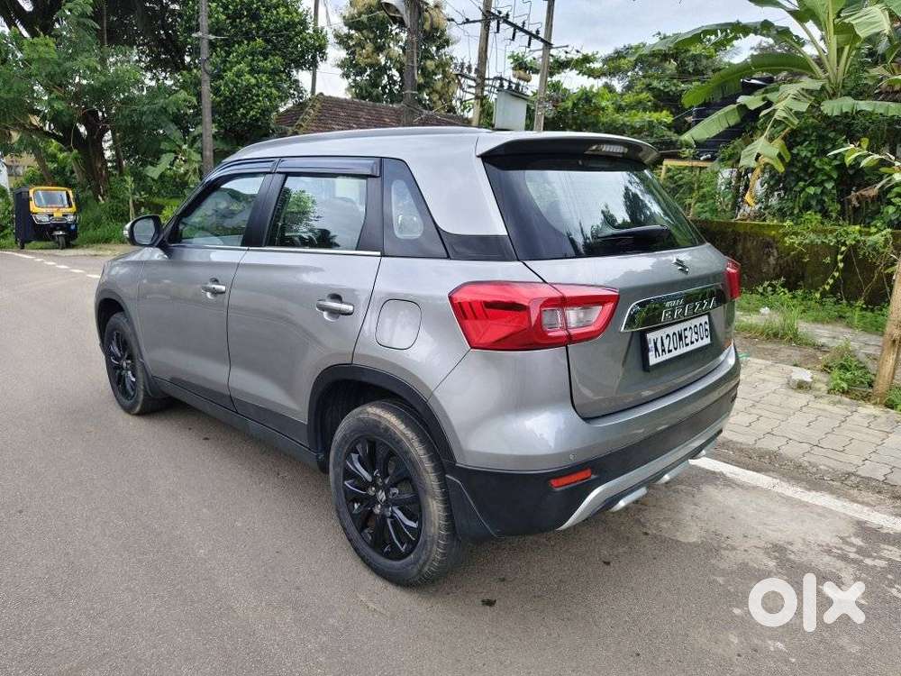 Maruti Suzuki Brezza 1.5 Zxi Smart Hybrid, 2022, Petrol