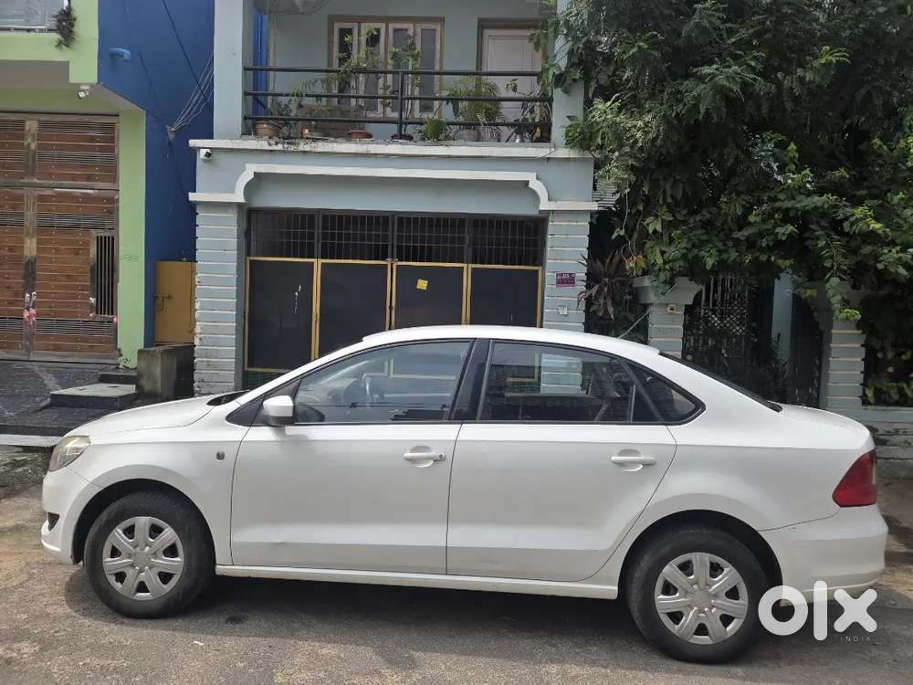 Skoda Rapid 1.6 Active 2012