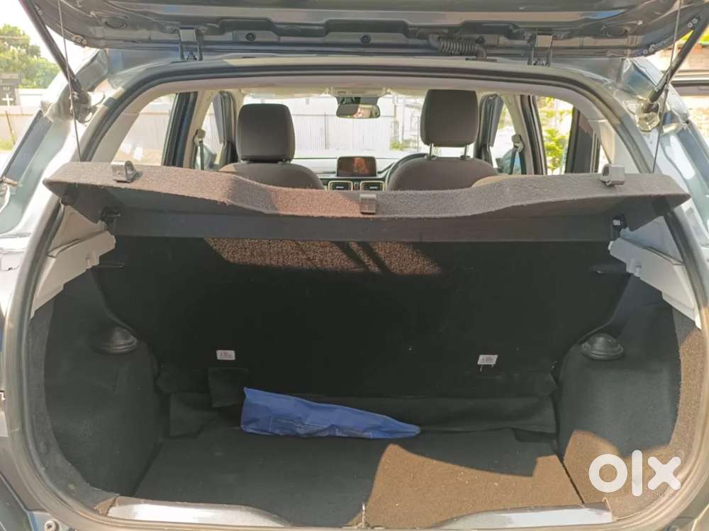 Tata Punch Accomplished Mt Sunroof, 2023, Petrol