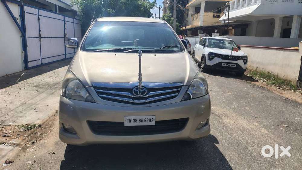 Toyota Innova 2004-2011 2.5 V Diesel 7-seater, 2010, Diesel