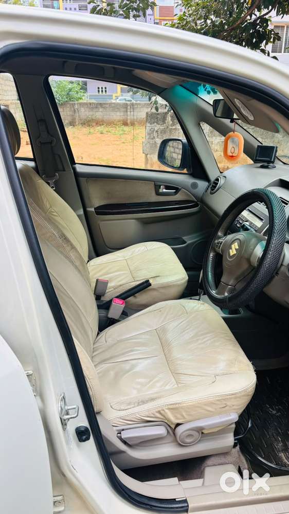 Maruti Suzuki Sx4 Zxi At, 2013, Petrol