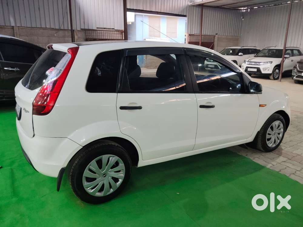 Ford Figo 1.2p Ambiente Mt, 2013, Petrol