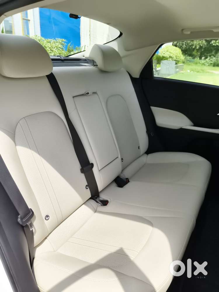 Hyundai Verna Sx (o) 1.5 Vtvt Ivt [2023 - 2026], 2023, Petrol