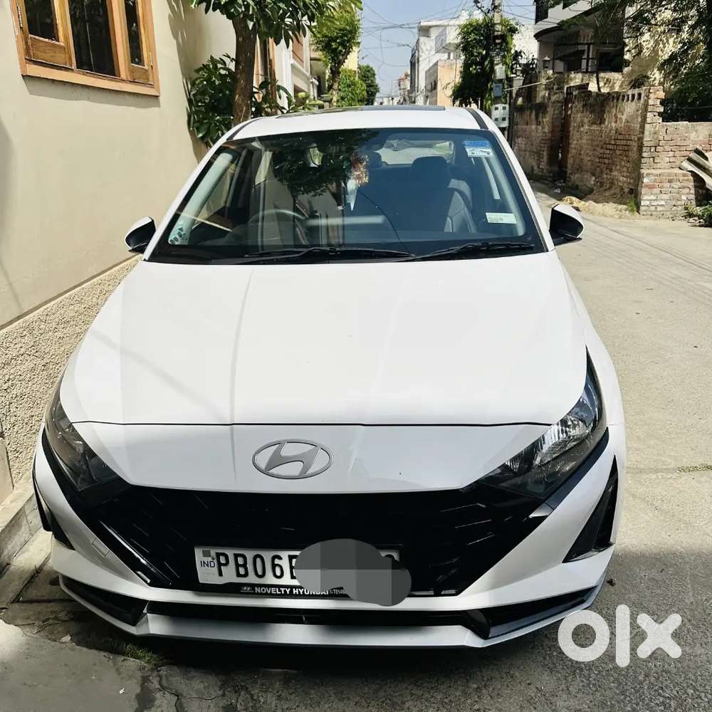 Hyundai New I20 (o) 2025 Petrol 11000 Km Driven With Sunroof