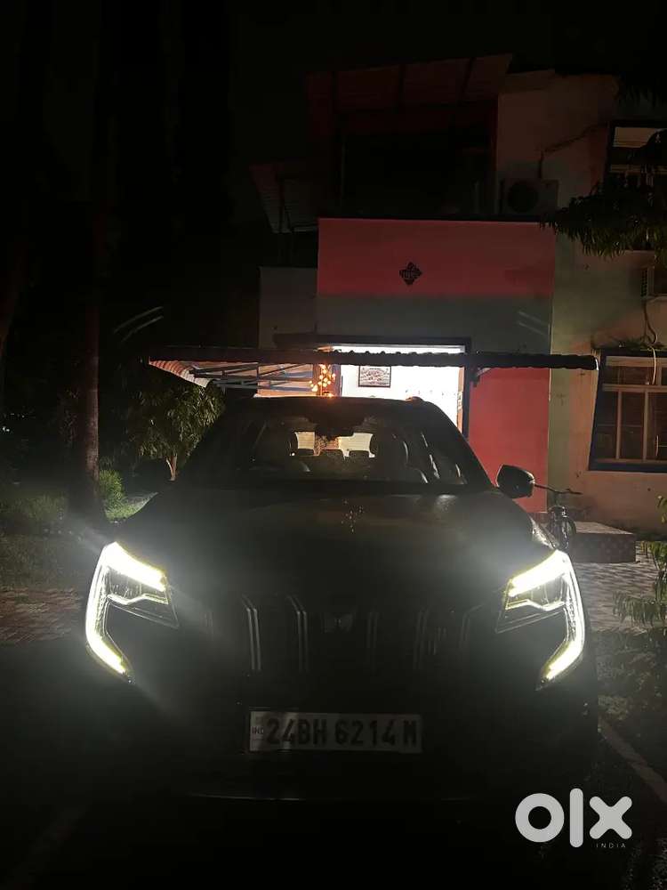 Mahindra Xuv700 Ax7 2024