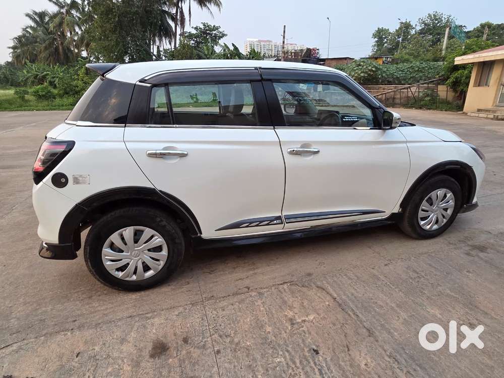 Maruti Suzuki Swift Vxi Optional, 2025, Cng & Hybrids