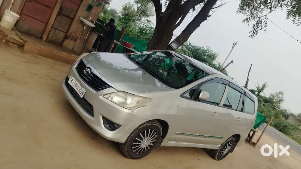Toyota Innova Diesel 7 Str 2013