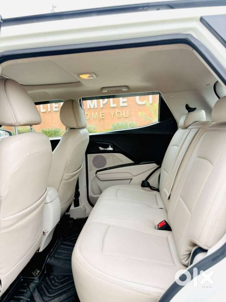 Mahindra Xuv300 W8 Option Diesel, 2023, Diesel