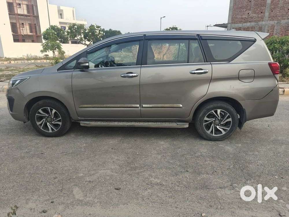 Toyota Innova Crysta 2.7 Zx At, 2017, Diesel