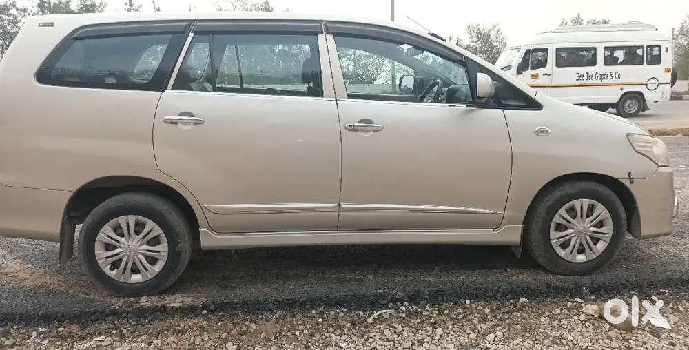 Toyota Innova 2015 Diesel 221000 Km Driven