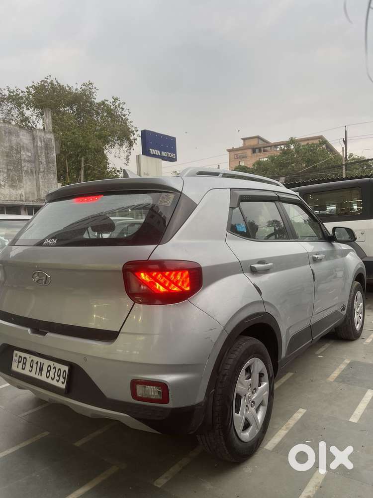 Hyundai Venue 1.2 S Plus, 2021, Petrol