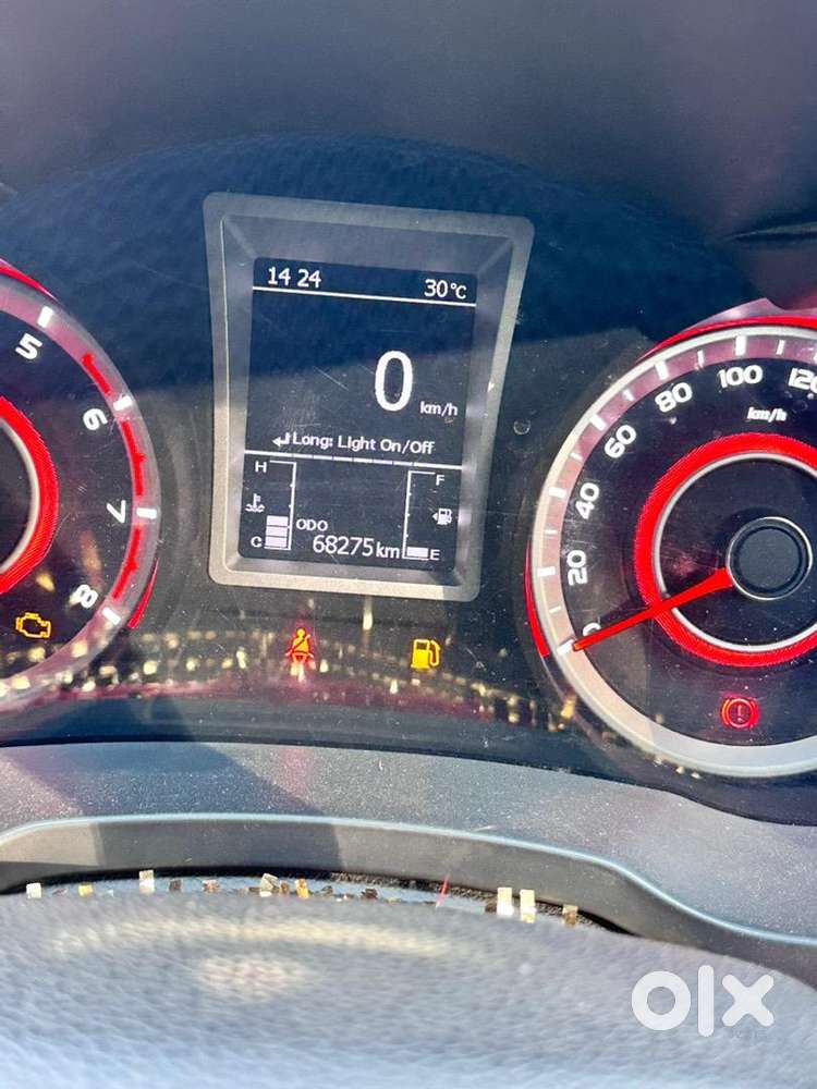 Mahindra Xuv300 2021 Petrol Well Maintained