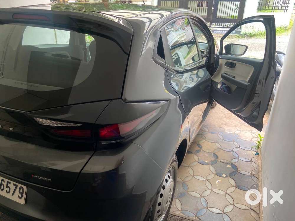 Tata Altroz 2023  22,000 Km  1st Owner  Excellent Condition