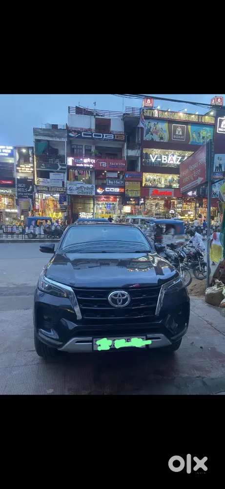 Toyota Fortuner Diesel 2015  April
