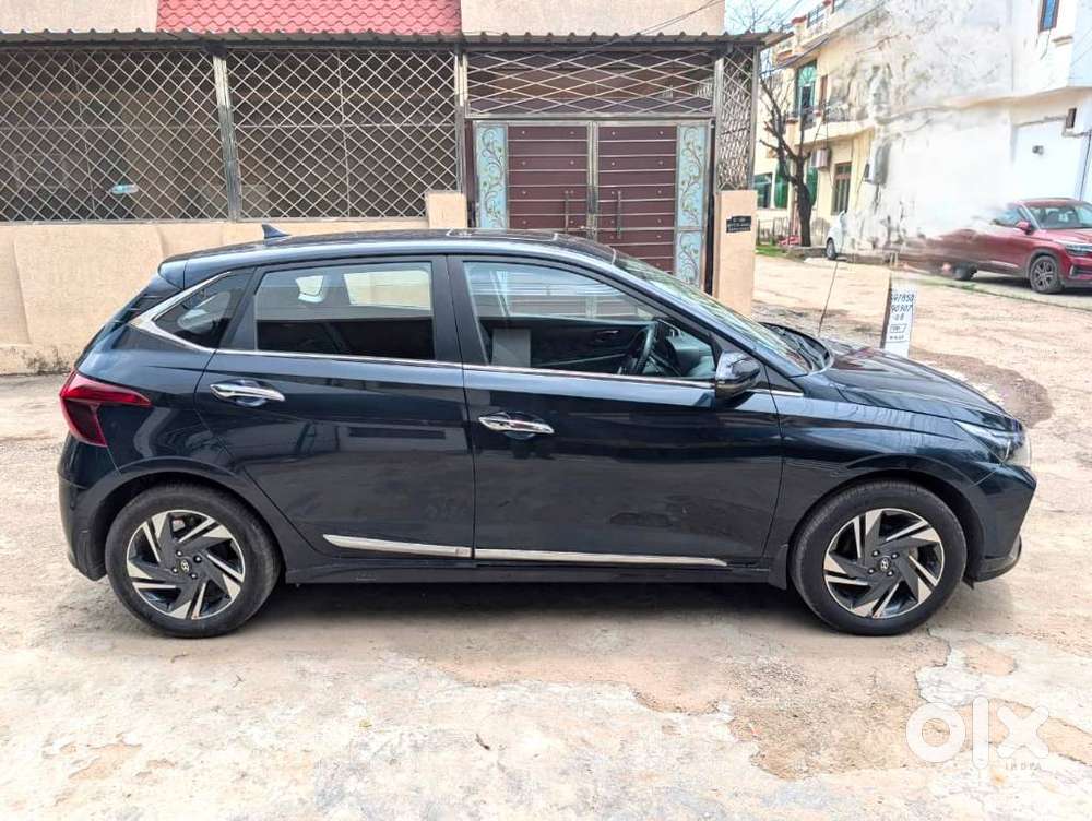 Hyundai I20 Asta (o) 1.2 Mt, 2023, Petrol