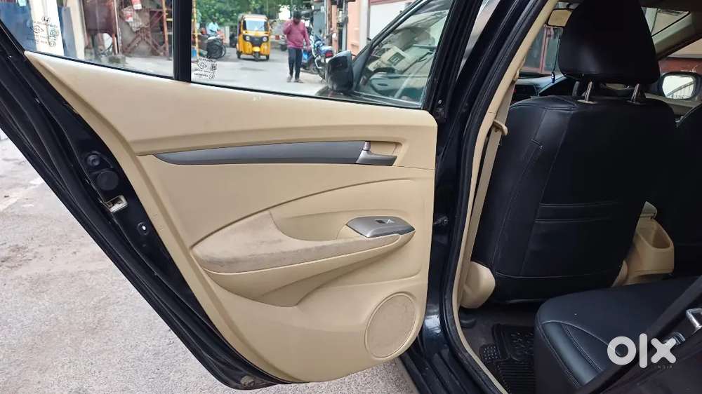 Honda City Zx Petrol 2011