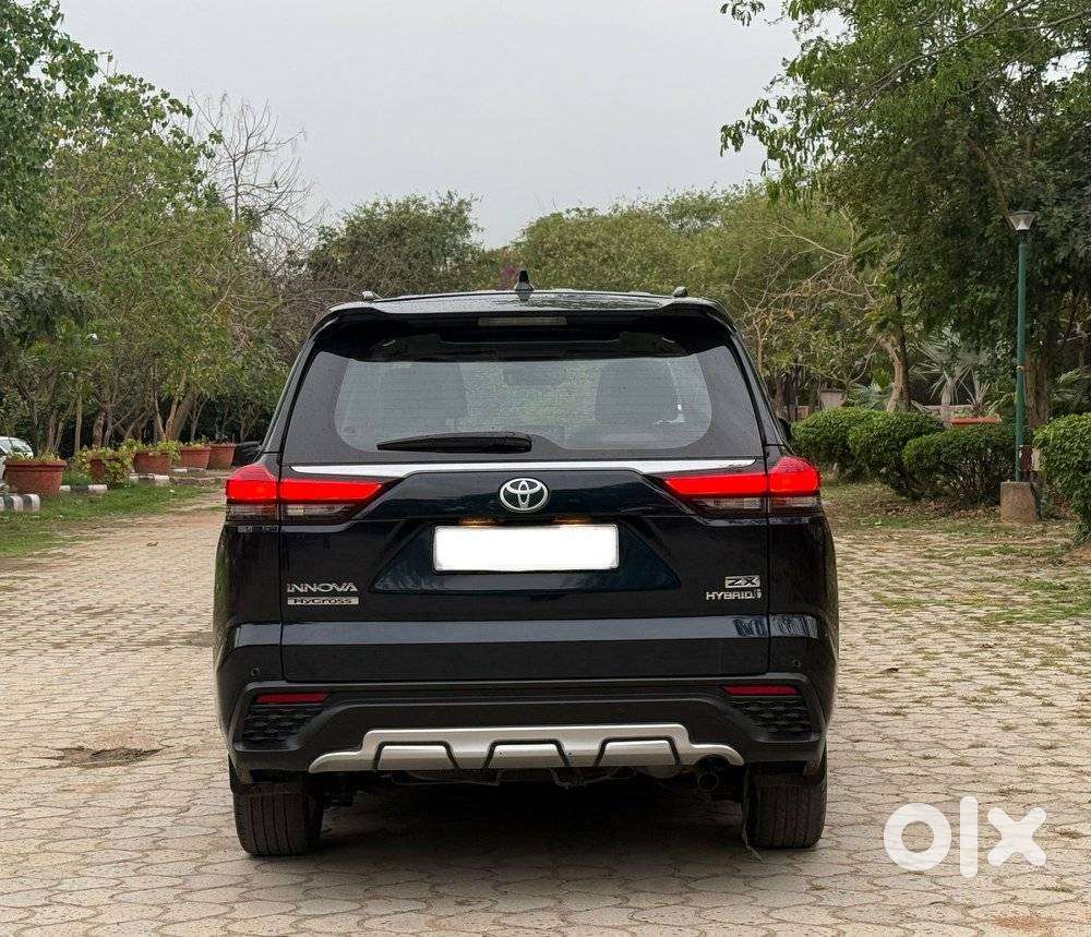 Toyota Innova Hycross 2.0 Zx Hybrid 7 Str, 2024, Petrol