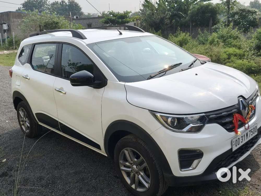 Renault Triber 1.0 Rxz Dual Tone 2025