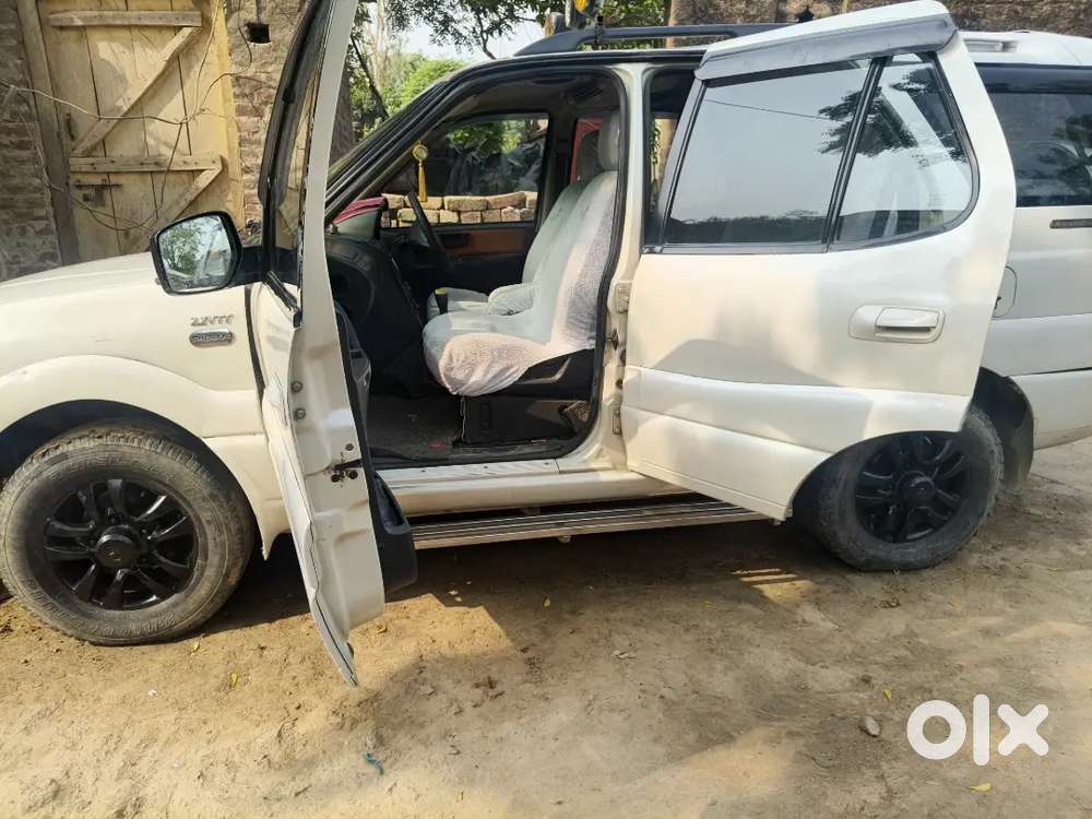 Tata Safari 2011 Diesel Automatic 110000 Km