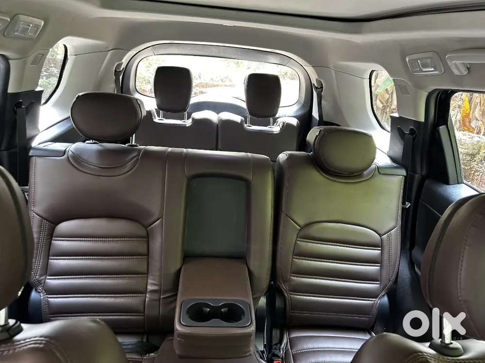 Tata Safari Dark Edition