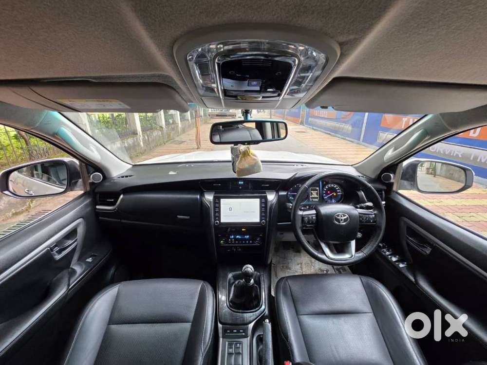 Toyota Fortuner 4x2 Manual   Year :- 2021 Ownership :- 1st Km :- 91000