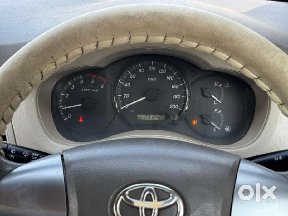 Toyota Innova 2.5 G (diesel) 7 Seater Bs Iv, 2014, Diesel