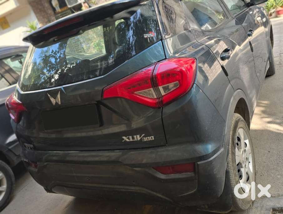 Mahindra Xuv300 W6 Amt Diesel, 2023, Diesel