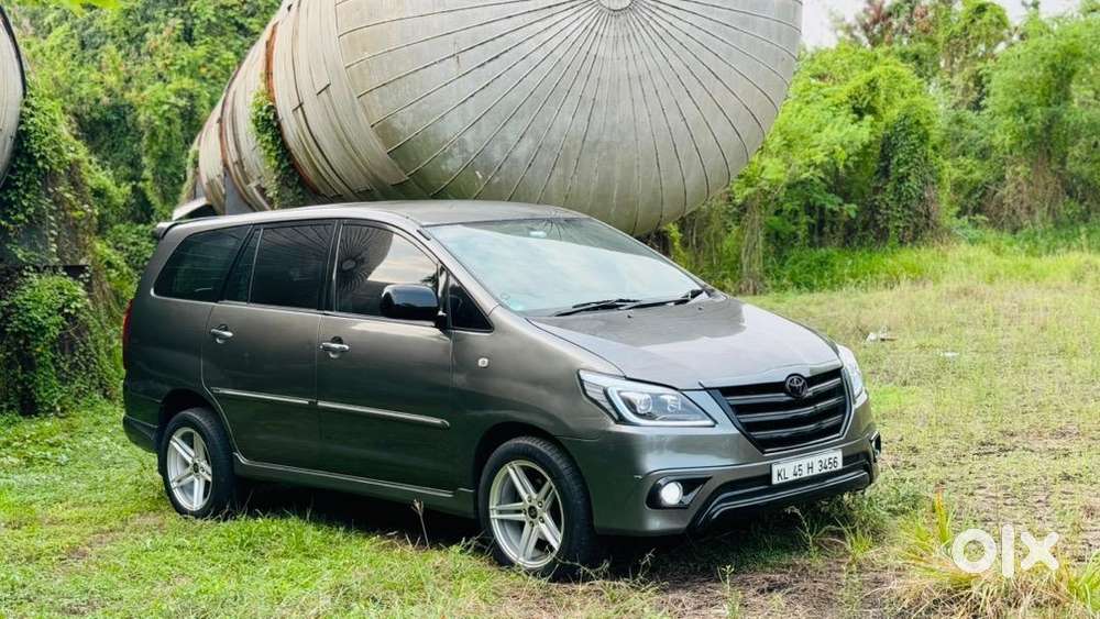 Orginal Kerala Toyota Innova 2012 Diesel Well Maintained