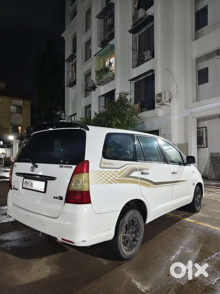 Toyota Innova 2.5v (top Model)