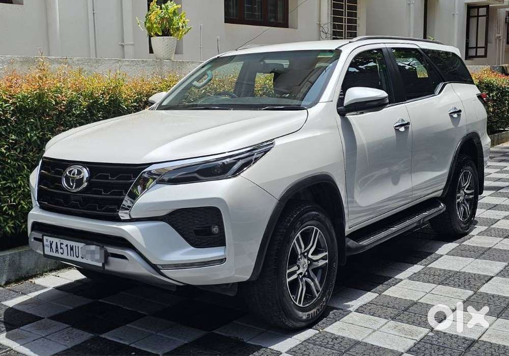 Toyota Fortuner [2021-ongoing] 2.8 2wd Diesel At, 2023, Diesel