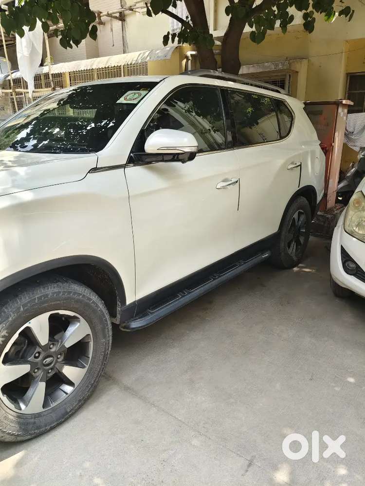 Mahindra Alturas G4 2019