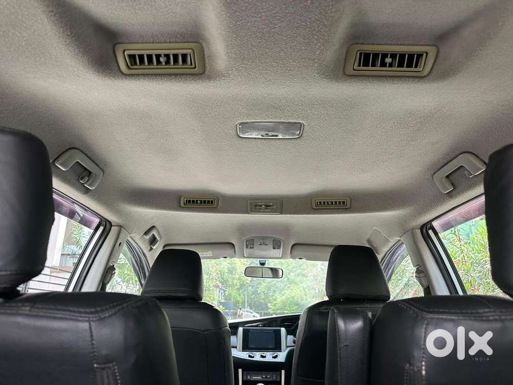 Toyota Innova Crysta 2018 Diesel 240000 Km Driven