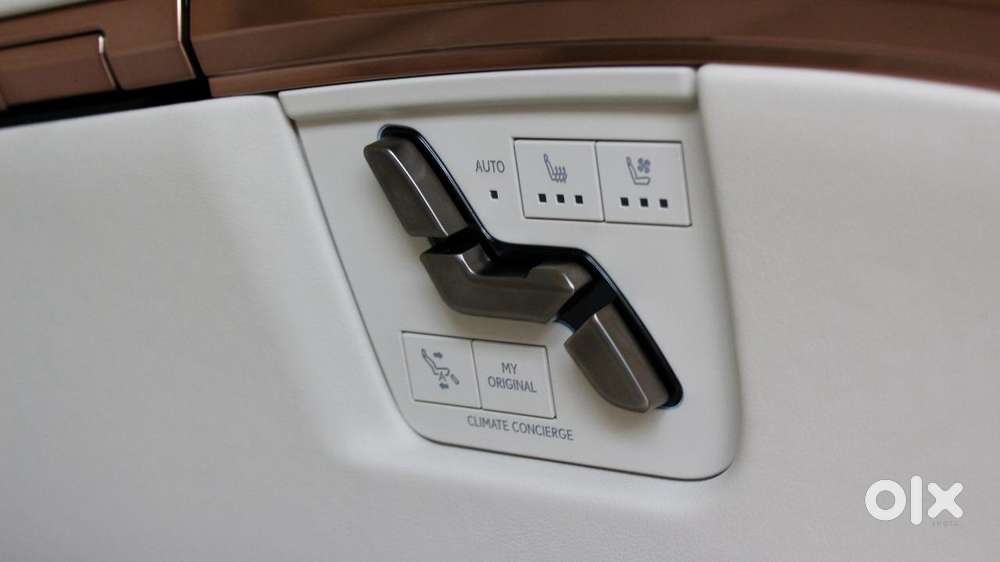 Lexus Lm 350h 4 Str Ultra Luxury, 2024, Petrol