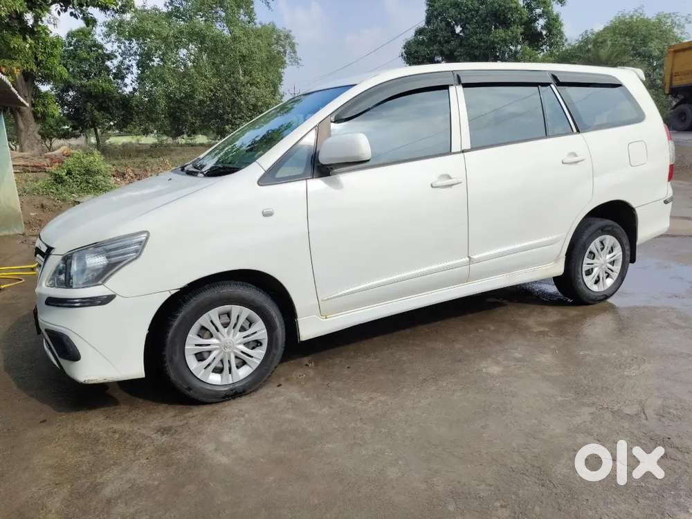 Toyota Innova 2015 Diesel 125000 Km Driven