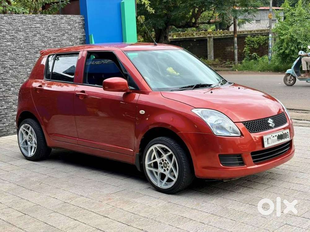 Maruti Suzuki Swift Lxi Bsiv, 2010, Petrol