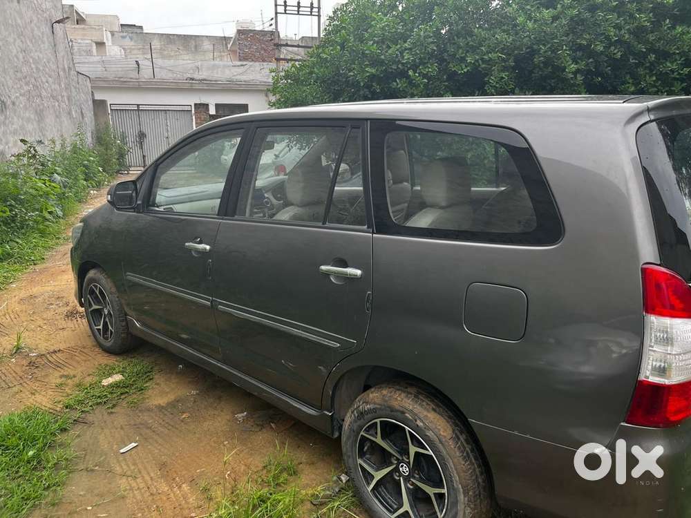 Toyota Innova 2012 Diesel Well Maintained