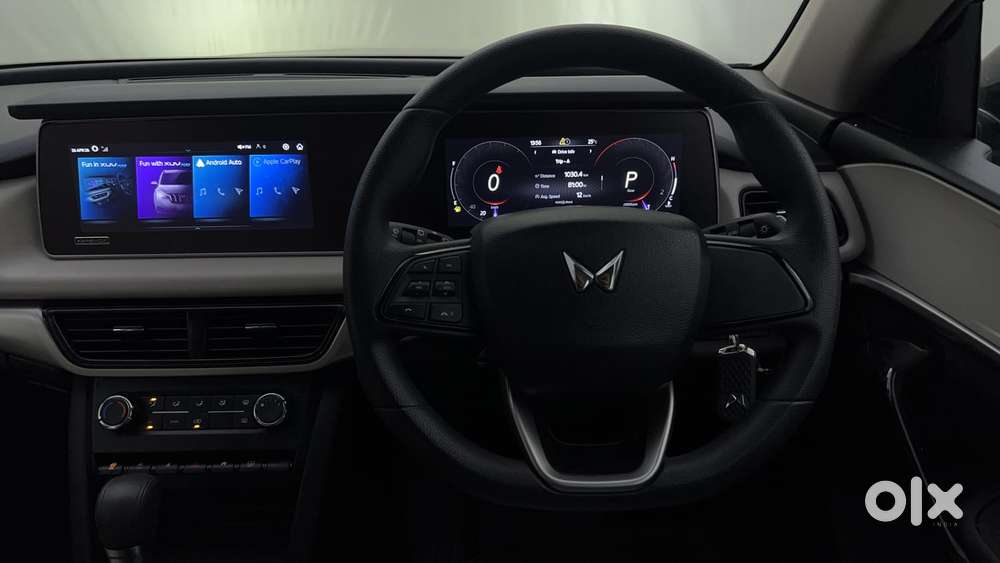 Mahindra Xuv700 2.0 Ax 5 Petrol At Str, 2023, Petrol