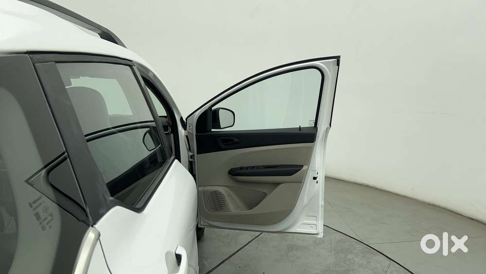 Renault Triber Rxt, 2022, Petrol