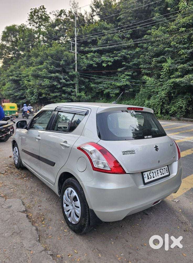 Maruti Suzuki Swift Vxi + Manual, 2017, Petrol