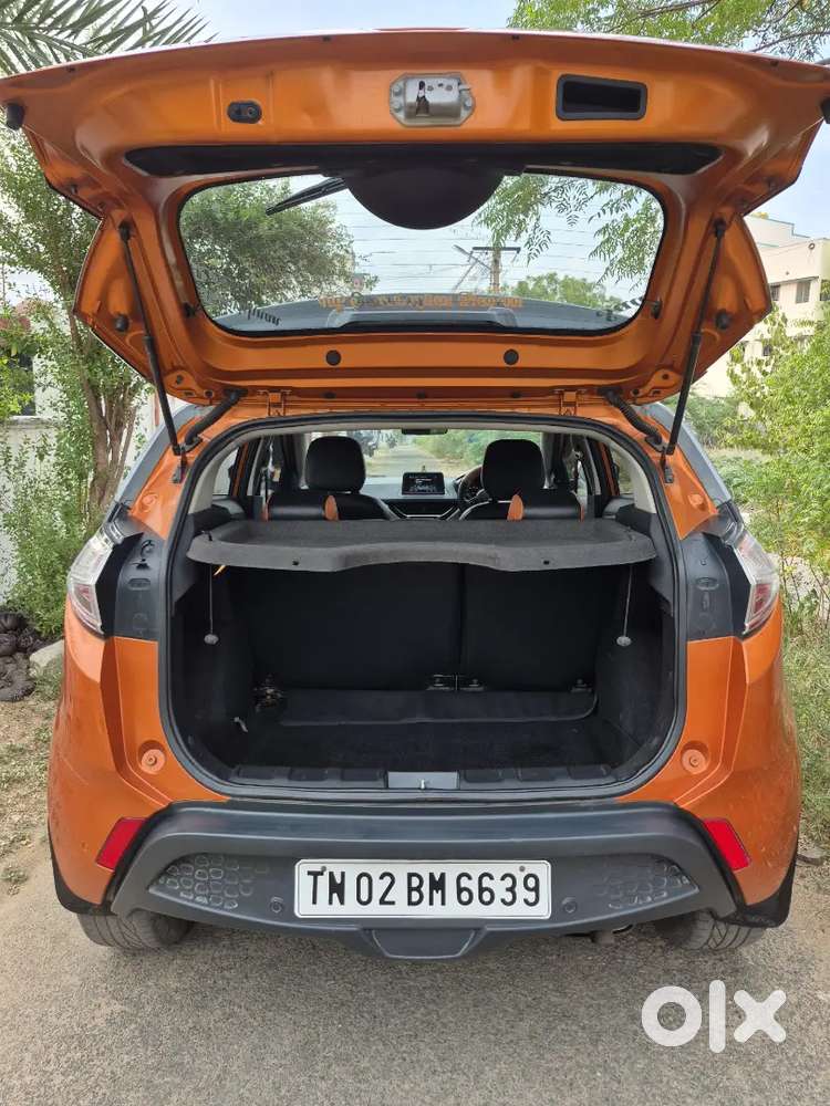 Tata Nexon Xza Plus Dual Tone Automatic
