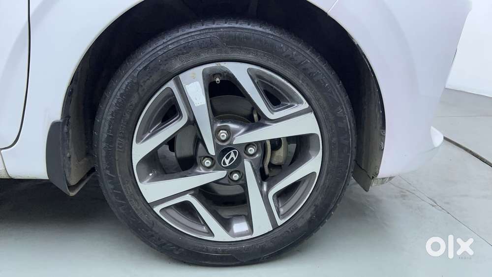 Hyundai Aura 1.2 Sx Cng, 2023, Cng & Hybrids
