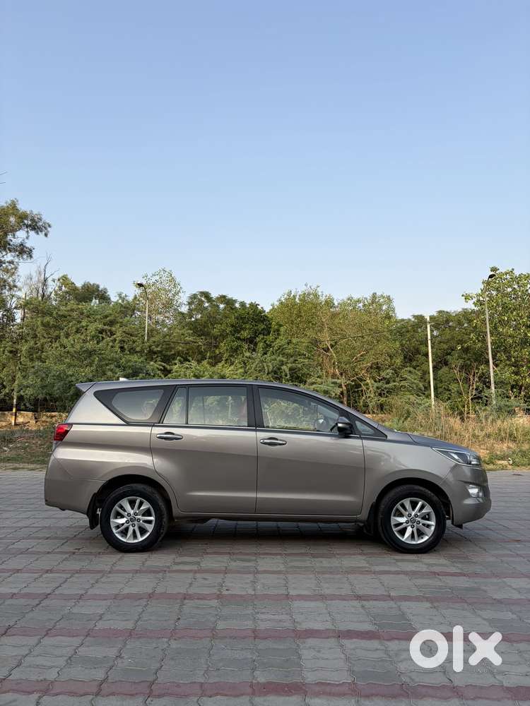Toyota Innova Crysta 2.4 Vx Mt 8s, 2017, Diesel