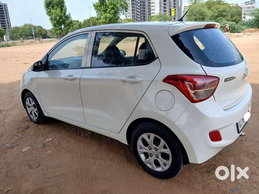 Hyundai Grand I10 Magna At, 2016, Petrol