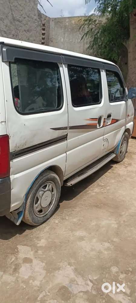 Koi Bhi Kmi Nhi H New Tyre  Dubel Ac