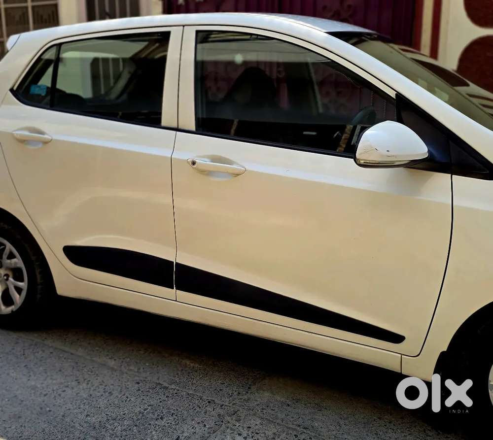 Hyundai I10 Sportz Petrol 2017(november Month)
