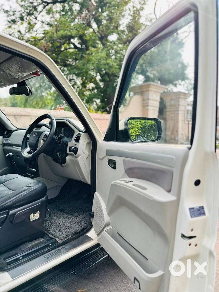 Mahindra Scorpio S10, 2014, Diesel