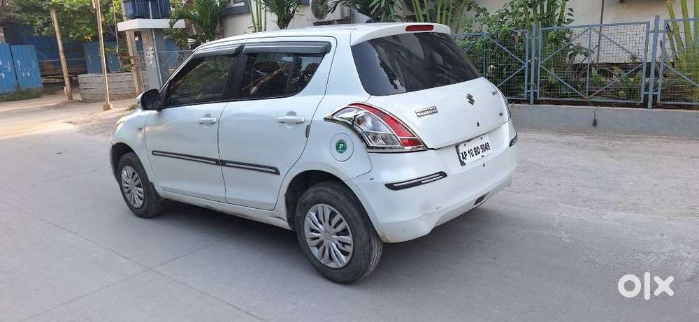 Maruti Suzuki Swift Vxi 1.2 Abs Bs-iv, 2013, Petrol