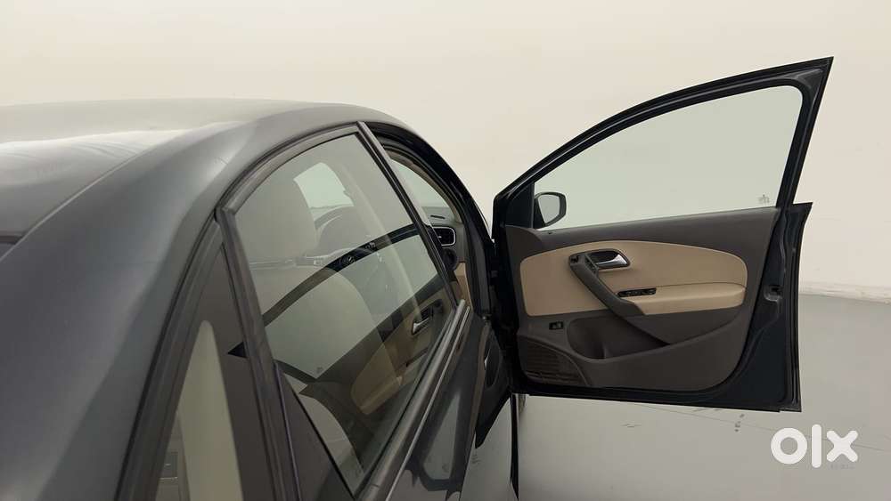 Volkswagen Vento 1.2 Tsi Highline At, 2016, Petrol