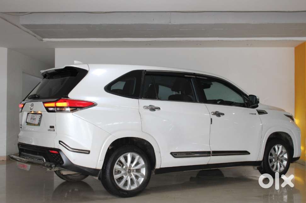 Toyota Innova Hycross 2.0 Vx Hybrid 8 Str, 2023, Petrol